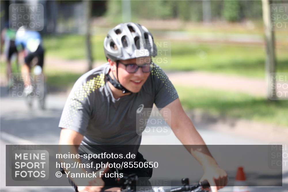 10.08.2025 - GEWOBA Citytriathlon Bremen Yannick Fuchs http://msf.ph/oto/8550650 10.08.2025 14:14:51 Radfahren 37, 68, 82, 96, 105, 113, 143, 151, 226 meine-sportfotos.de