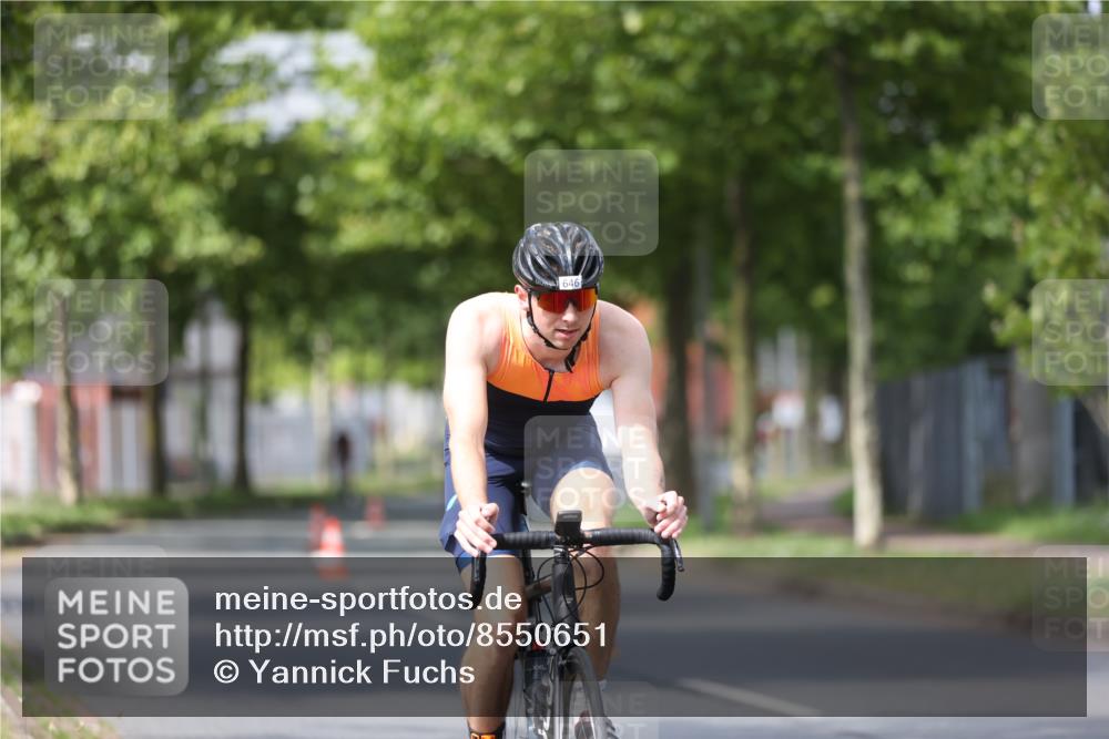 10.08.2025 - GEWOBA Citytriathlon Bremen Yannick Fuchs http://msf.ph/oto/8550651 10.08.2025 12:25:33 Radfahren 619, 646, 684, 850, 968, 1024 meine-sportfotos.de