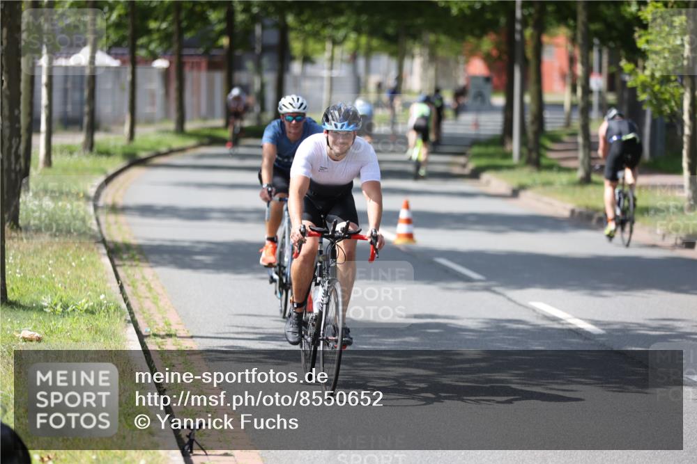 10.08.2025 - GEWOBA Citytriathlon Bremen Yannick Fuchs http://msf.ph/oto/8550652 10.08.2025 14:14:54 Radfahren 37, 68, 82, 96, 105, 113, 133, 151, 226 meine-sportfotos.de
