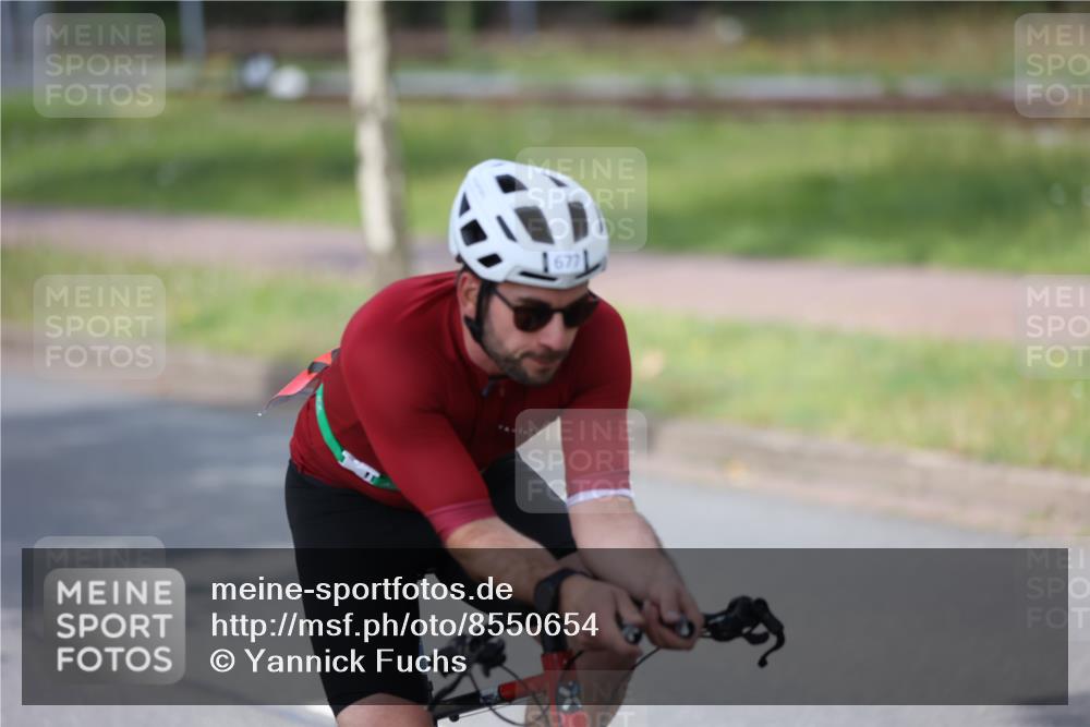 10.08.2025 - GEWOBA Citytriathlon Bremen Yannick Fuchs http://msf.ph/oto/8550654 10.08.2025 12:25:48 Radfahren 677, 684, 693, 755, 830, 849, 850, 968, 1014 meine-sportfotos.de