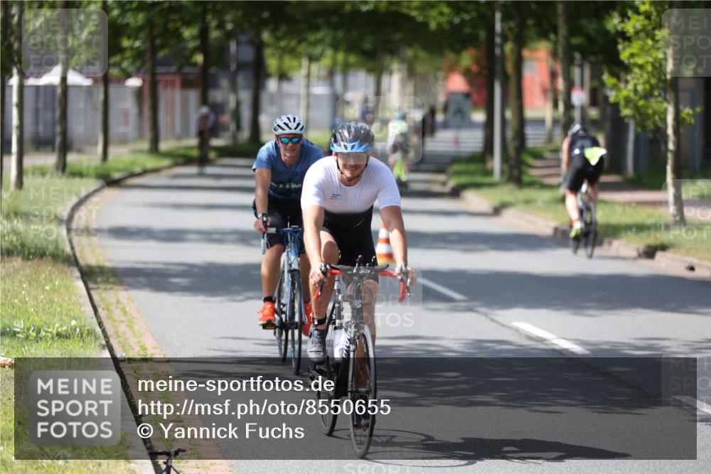 10.08.2025 - GEWOBA Citytriathlon Bremen Yannick Fuchs http://msf.ph/oto/8550655 10.08.2025 14:14:54 Radfahren 37, 68, 82, 96, 105, 113, 133, 151, 226 meine-sportfotos.de