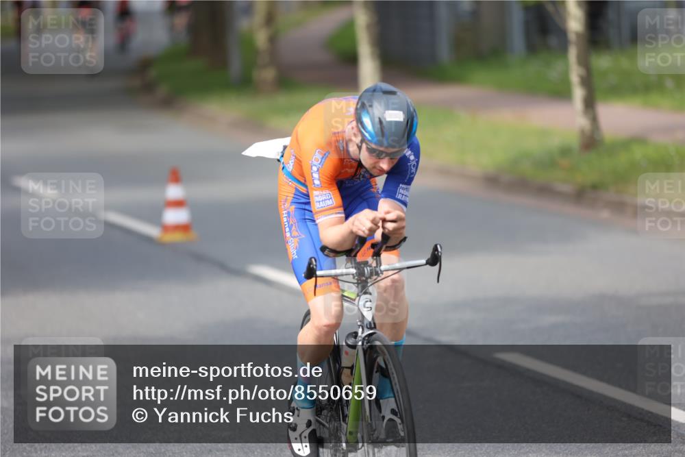 10.08.2025 - GEWOBA Citytriathlon Bremen Yannick Fuchs http://msf.ph/oto/8550659 10.08.2025 12:25:50 Radfahren 677, 684, 693, 730, 755, 830, 849, 850, 968, 1014 meine-sportfotos.de