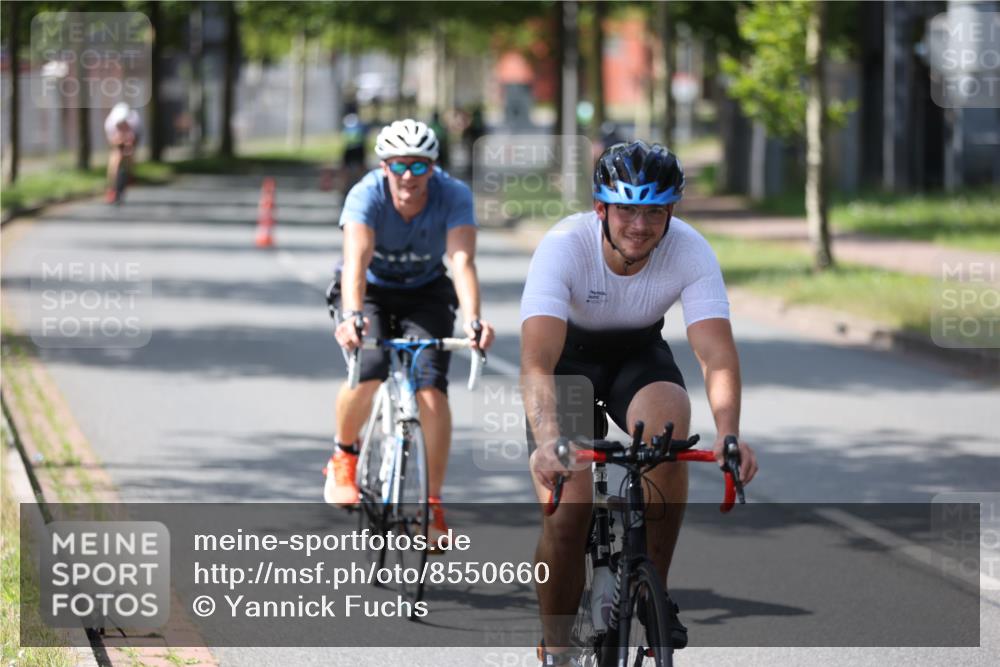 10.08.2025 - GEWOBA Citytriathlon Bremen Yannick Fuchs http://msf.ph/oto/8550660 10.08.2025 14:14:55 Radfahren 37, 68, 82, 96, 105, 113, 133, 146, 151, 226 meine-sportfotos.de