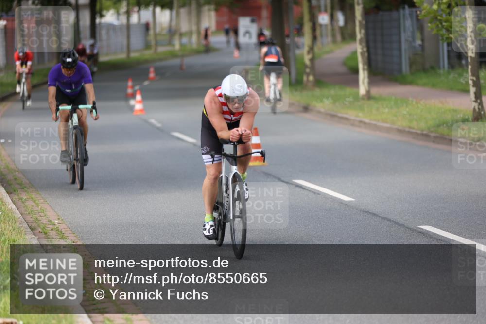 10.08.2025 - GEWOBA Citytriathlon Bremen Yannick Fuchs http://msf.ph/oto/8550665 10.08.2025 12:25:53 Radfahren 677, 684, 693, 730, 755, 830, 849, 850, 865, 871, 968, 1014 meine-sportfotos.de