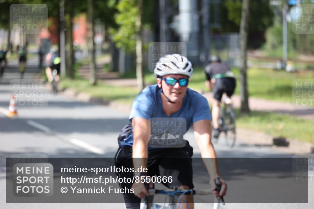 10.08.2025 - GEWOBA Citytriathlon Bremen Yannick Fuchs http://msf.ph/oto/8550666 10.08.2025 14:14:56 Radfahren 37, 68, 82, 96, 113, 133, 146, 151, 226 meine-sportfotos.de