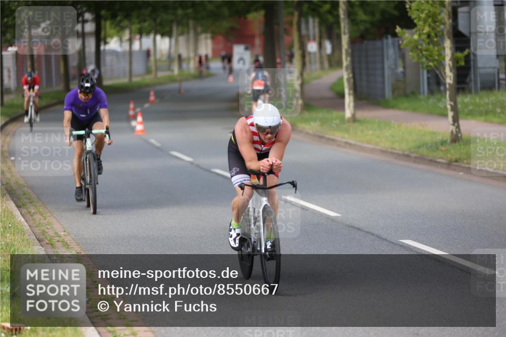 10.08.2025 - GEWOBA Citytriathlon Bremen Yannick Fuchs http://msf.ph/oto/8550667 10.08.2025 12:25:53 Radfahren 677, 684, 693, 730, 755, 830, 849, 850, 865, 871, 968, 1014 meine-sportfotos.de