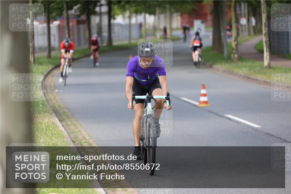 10.08.2025 - GEWOBA Citytriathlon Bremen Yannick Fuchs http://msf.ph/oto/8550672 10.08.2025 12:25:54 Radfahren 611, 677, 684, 693, 730, 755, 830, 849, 850, 865, 871, 1014 meine-sportfotos.de