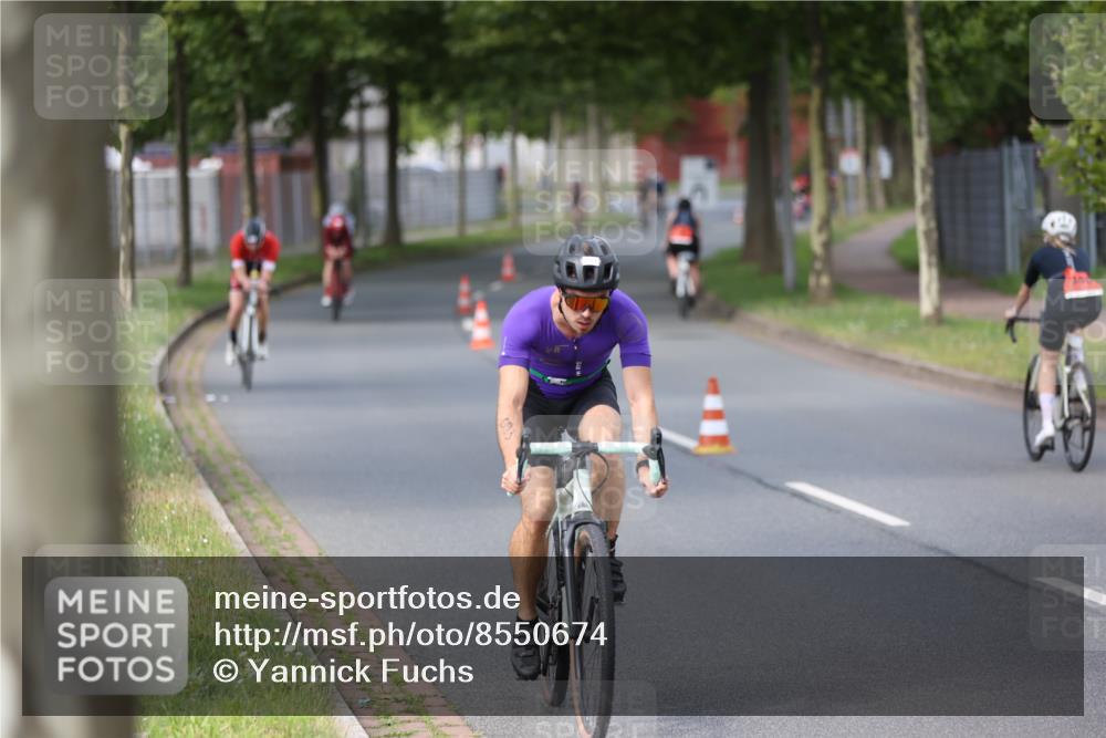10.08.2025 - GEWOBA Citytriathlon Bremen Yannick Fuchs http://msf.ph/oto/8550674 10.08.2025 12:25:54 Radfahren 611, 677, 684, 693, 730, 755, 830, 849, 850, 865, 871, 1014 meine-sportfotos.de