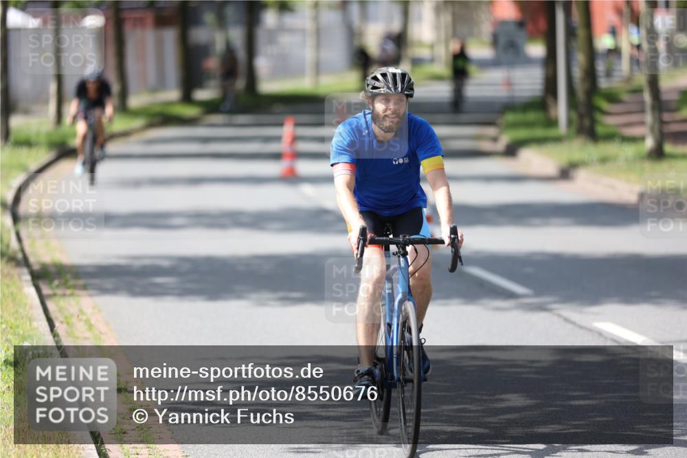 10.08.2025 - GEWOBA Citytriathlon Bremen Yannick Fuchs http://msf.ph/oto/8550676 10.08.2025 14:15:03 Radfahren 15, 37, 76, 82, 108, 133, 146, 151, 226 meine-sportfotos.de