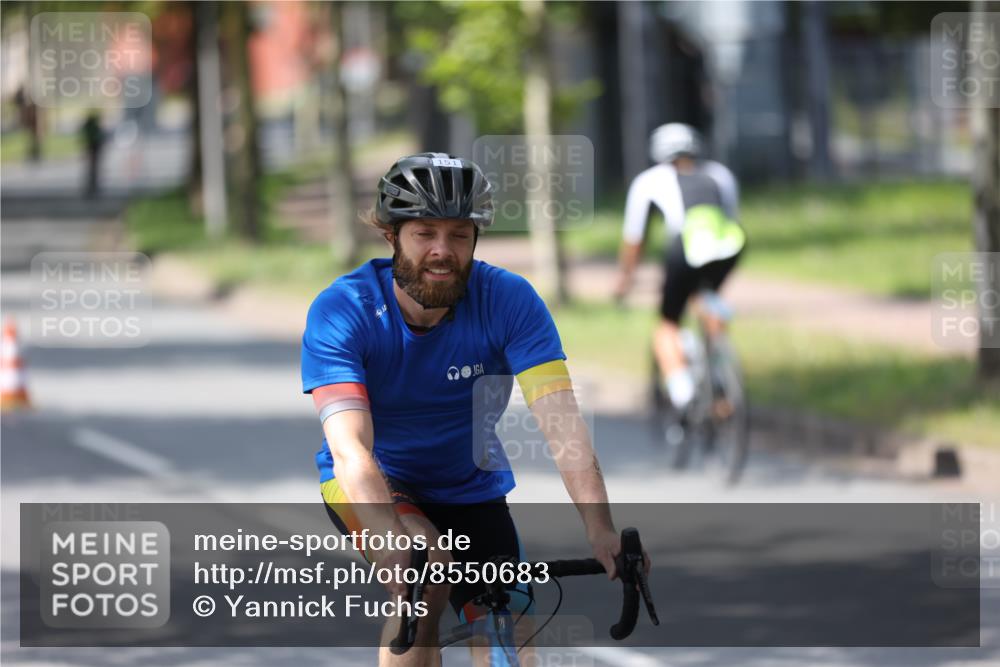 10.08.2025 - GEWOBA Citytriathlon Bremen Yannick Fuchs http://msf.ph/oto/8550683 10.08.2025 14:15:04 Radfahren 15, 37, 76, 82, 108, 133, 146, 151, 226 meine-sportfotos.de