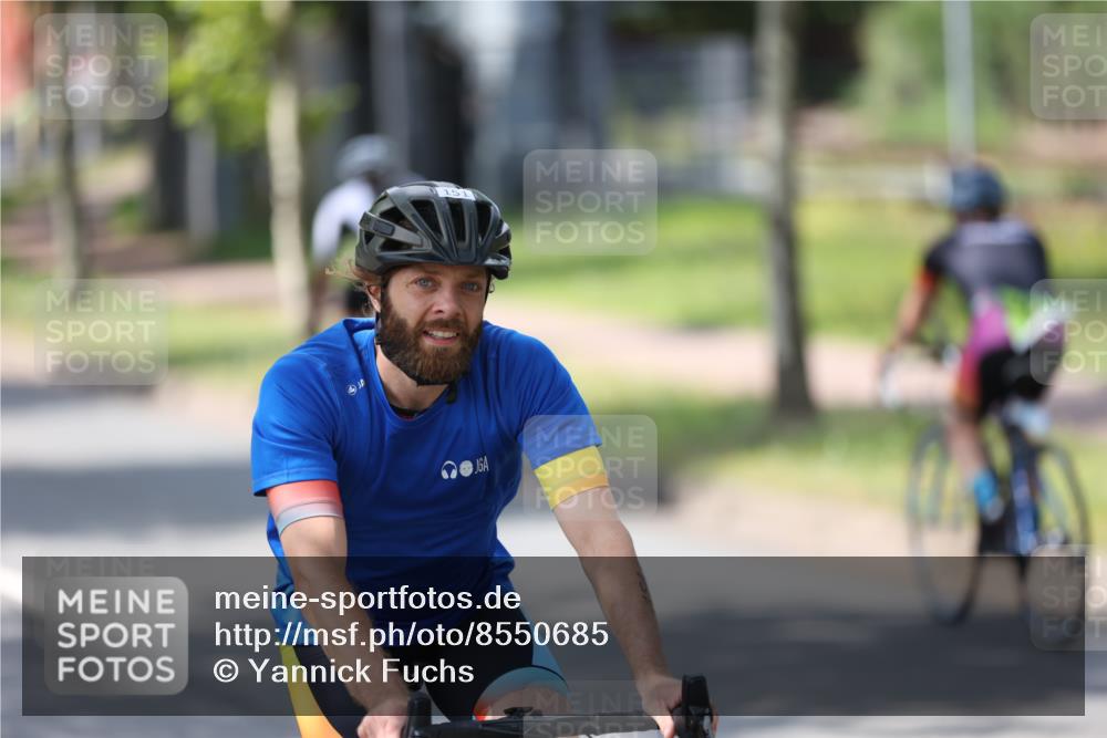10.08.2025 - GEWOBA Citytriathlon Bremen Yannick Fuchs http://msf.ph/oto/8550685 10.08.2025 14:15:04 Radfahren 15, 37, 76, 82, 108, 133, 146, 151, 226 meine-sportfotos.de