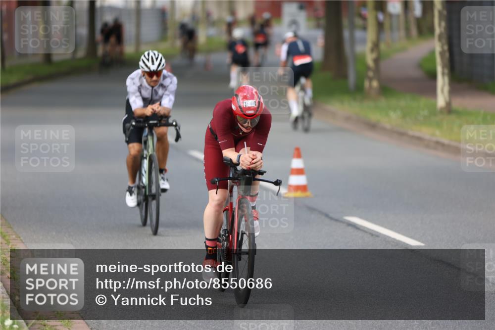 10.08.2025 - GEWOBA Citytriathlon Bremen Yannick Fuchs http://msf.ph/oto/8550686 10.08.2025 12:25:57 Radfahren 611, 661, 677, 684, 693, 730, 755, 830, 842, 849, 865, 871, 1014 meine-sportfotos.de