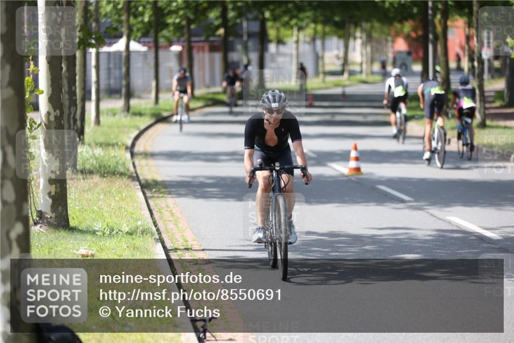 10.08.2025 - GEWOBA Citytriathlon Bremen Yannick Fuchs http://msf.ph/oto/8550691 10.08.2025 14:15:07 Radfahren 15, 37, 76, 82, 88, 108, 133, 146, 151, 226 meine-sportfotos.de