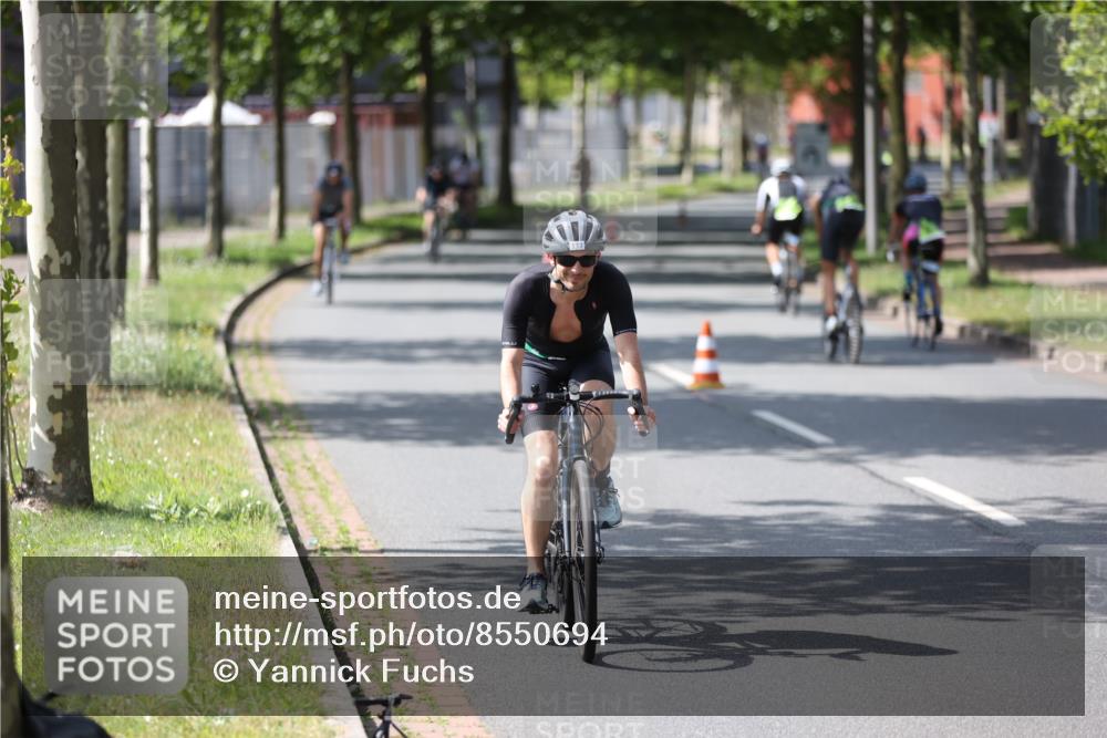 10.08.2025 - GEWOBA Citytriathlon Bremen Yannick Fuchs http://msf.ph/oto/8550694 10.08.2025 14:15:07 Radfahren 15, 37, 76, 82, 88, 108, 133, 146, 151, 226 meine-sportfotos.de