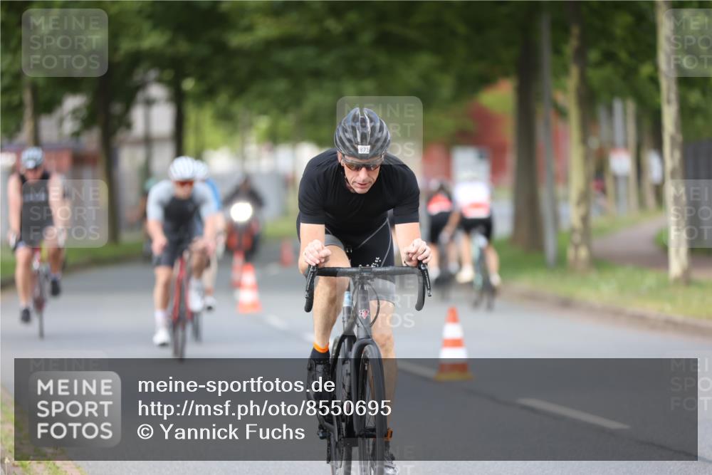 10.08.2025 - GEWOBA Citytriathlon Bremen Yannick Fuchs http://msf.ph/oto/8550695 10.08.2025 12:26:04 Radfahren 608, 611, 661, 693, 730, 755, 786, 830, 842, 849, 865, 871, 911, 1014 meine-sportfotos.de
