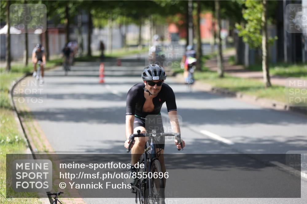 10.08.2025 - GEWOBA Citytriathlon Bremen Yannick Fuchs http://msf.ph/oto/8550696 10.08.2025 14:15:08 Radfahren 15, 76, 82, 88, 108, 133, 146, 151, 226 meine-sportfotos.de