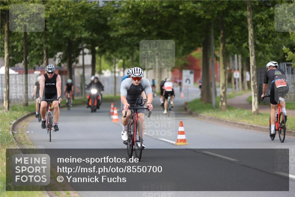 10.08.2025 - GEWOBA Citytriathlon Bremen Yannick Fuchs http://msf.ph/oto/8550700 10.08.2025 12:26:05 Radfahren 608, 611, 661, 693, 730, 755, 786, 830, 842, 849, 865, 871, 911, 1014 meine-sportfotos.de