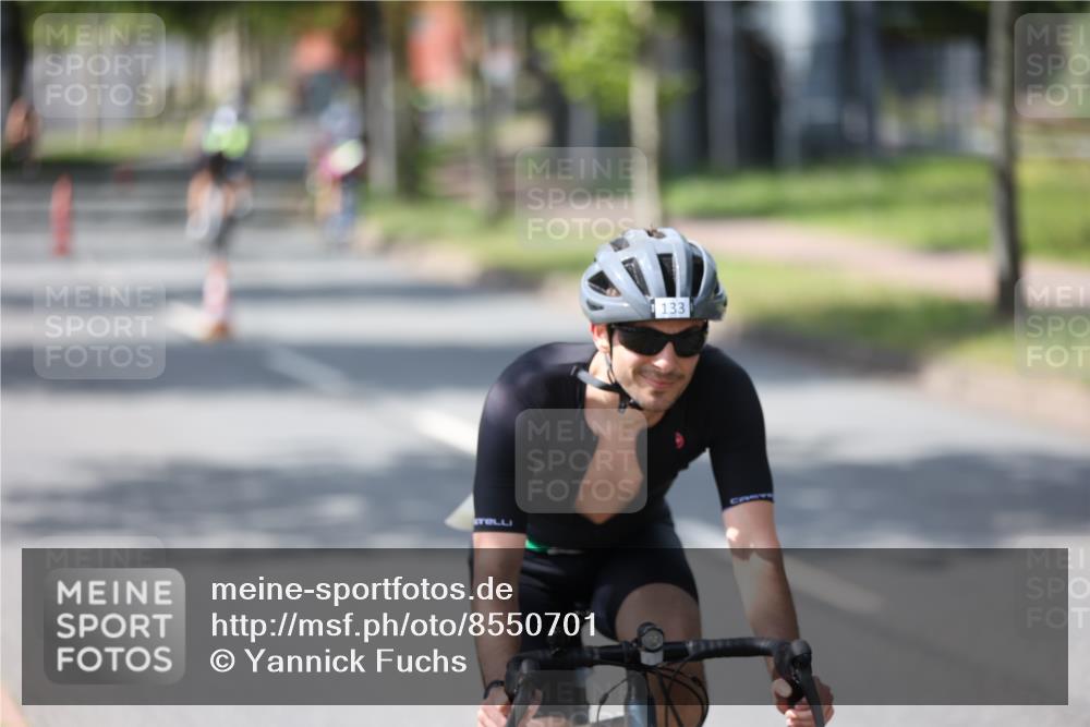 10.08.2025 - GEWOBA Citytriathlon Bremen Yannick Fuchs http://msf.ph/oto/8550701 10.08.2025 14:15:08 Radfahren 15, 76, 82, 88, 108, 133, 146, 151, 226 meine-sportfotos.de