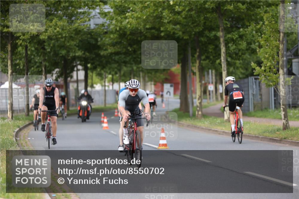 10.08.2025 - GEWOBA Citytriathlon Bremen Yannick Fuchs http://msf.ph/oto/8550702 10.08.2025 12:26:05 Radfahren 608, 611, 661, 693, 730, 755, 786, 830, 842, 849, 865, 871, 911, 1014 meine-sportfotos.de