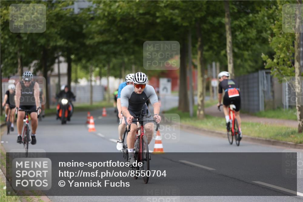 10.08.2025 - GEWOBA Citytriathlon Bremen Yannick Fuchs http://msf.ph/oto/8550704 10.08.2025 12:26:05 Radfahren 608, 611, 661, 693, 730, 755, 786, 830, 842, 849, 865, 871, 911, 1014 meine-sportfotos.de