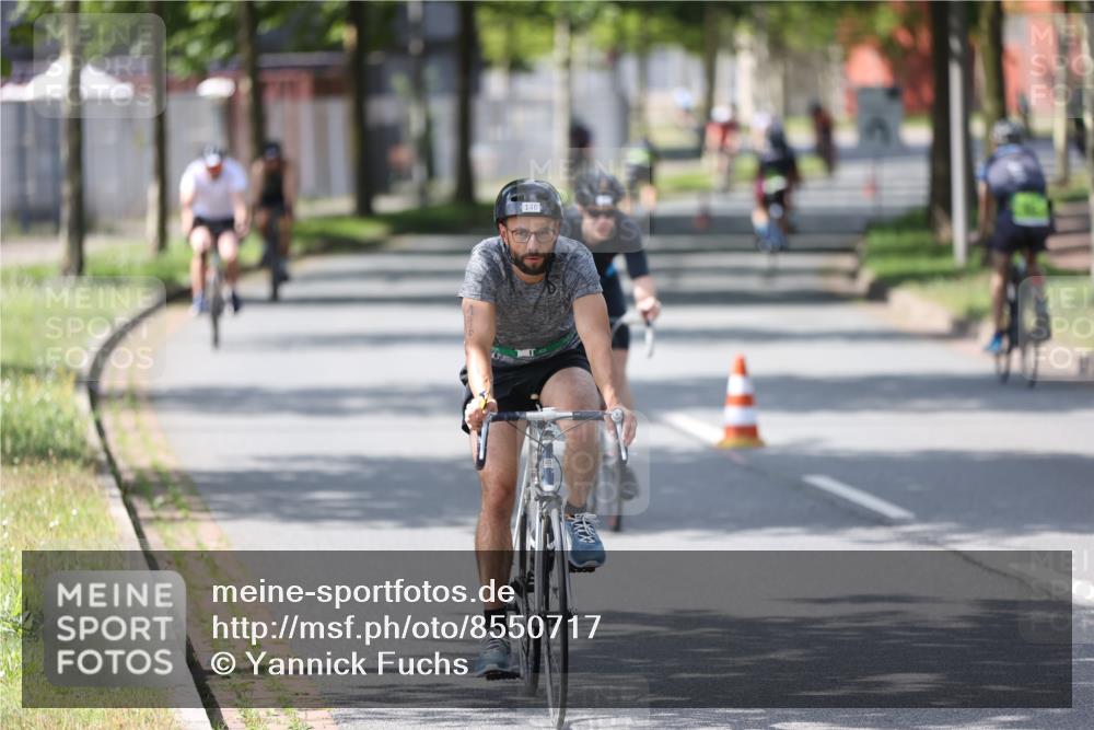10.08.2025 - GEWOBA Citytriathlon Bremen Yannick Fuchs http://msf.ph/oto/8550717 10.08.2025 14:15:11 Radfahren 15, 45, 55, 76, 88, 97, 108, 133, 146, 151, 226 meine-sportfotos.de