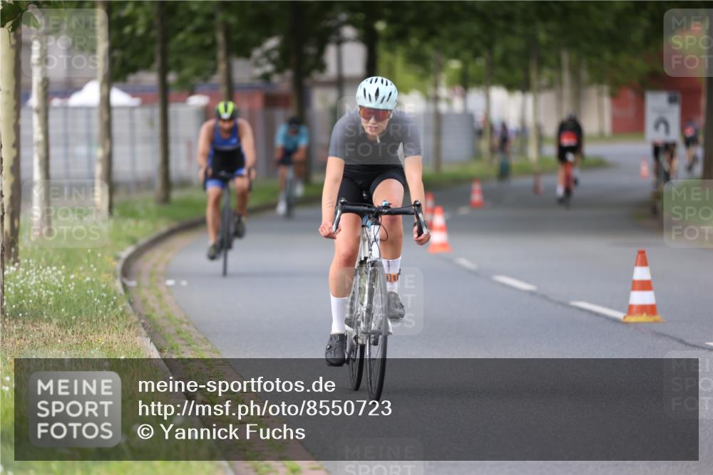10.08.2025 - GEWOBA Citytriathlon Bremen Yannick Fuchs http://msf.ph/oto/8550723 10.08.2025 12:26:10 Radfahren 608, 611, 661, 730, 755, 786, 808, 842, 865, 871, 911, 1014 meine-sportfotos.de
