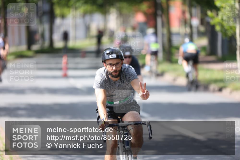 10.08.2025 - GEWOBA Citytriathlon Bremen Yannick Fuchs http://msf.ph/oto/8550725 10.08.2025 14:15:11 Radfahren 15, 45, 55, 76, 88, 97, 108, 133, 146, 151, 226 meine-sportfotos.de