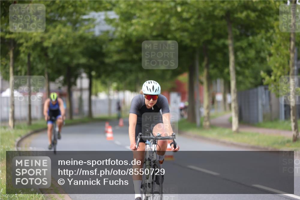10.08.2025 - GEWOBA Citytriathlon Bremen Yannick Fuchs http://msf.ph/oto/8550729 10.08.2025 12:26:11 Radfahren 608, 611, 661, 730, 755, 786, 808, 842, 865, 871, 911, 1014 meine-sportfotos.de