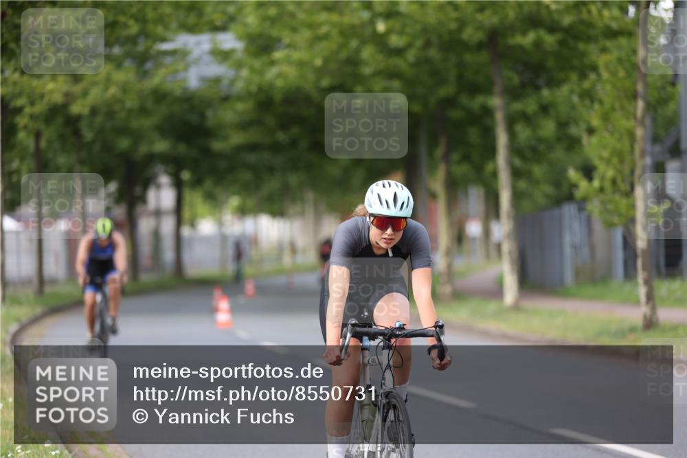 10.08.2025 - GEWOBA Citytriathlon Bremen Yannick Fuchs http://msf.ph/oto/8550731 10.08.2025 12:26:11 Radfahren 608, 611, 661, 730, 755, 786, 808, 842, 865, 871, 911, 1014 meine-sportfotos.de