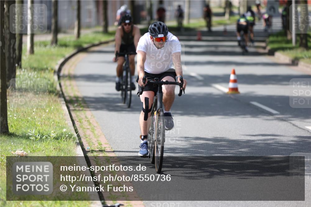 10.08.2025 - GEWOBA Citytriathlon Bremen Yannick Fuchs http://msf.ph/oto/8550736 10.08.2025 14:15:14 Radfahren 15, 45, 54, 55, 76, 88, 97, 108, 133, 146, 151, 226 meine-sportfotos.de