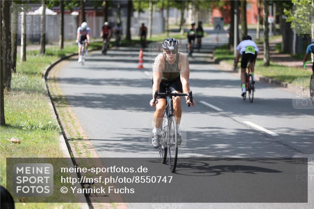10.08.2025 - GEWOBA Citytriathlon Bremen Yannick Fuchs http://msf.ph/oto/8550747 10.08.2025 14:15:16 Radfahren 15, 45, 54, 55, 76, 88, 97, 108, 133, 146, 151 meine-sportfotos.de