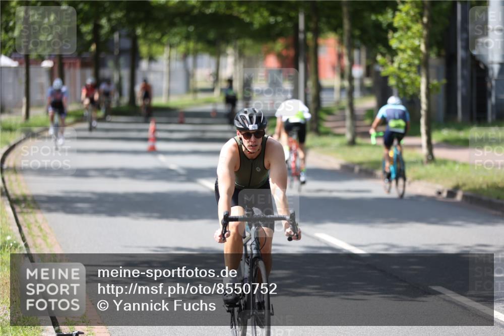 10.08.2025 - GEWOBA Citytriathlon Bremen Yannick Fuchs http://msf.ph/oto/8550752 10.08.2025 14:15:16 Radfahren 15, 45, 54, 55, 76, 88, 97, 108, 133, 146, 151 meine-sportfotos.de