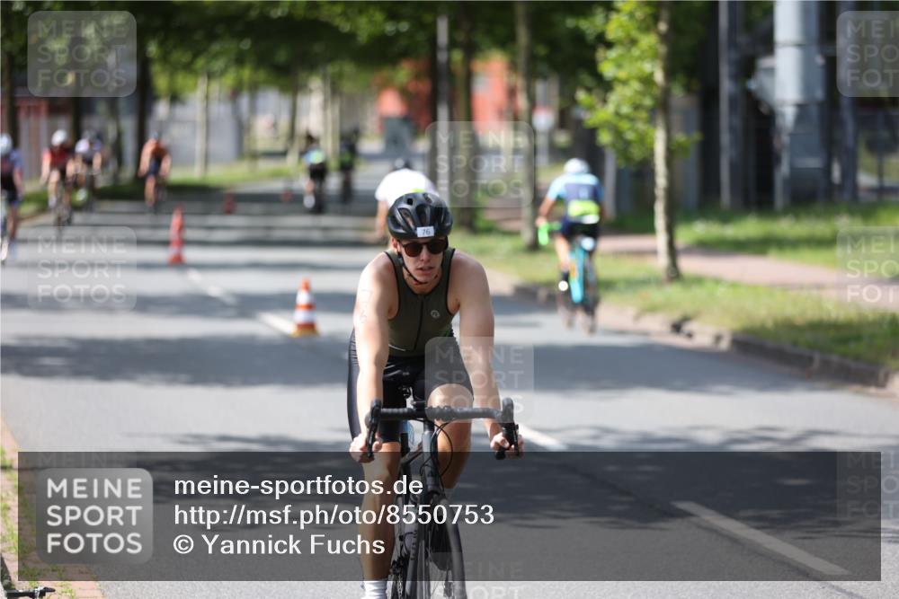 10.08.2025 - GEWOBA Citytriathlon Bremen Yannick Fuchs http://msf.ph/oto/8550753 10.08.2025 14:15:16 Radfahren 15, 45, 54, 55, 76, 88, 97, 108, 133, 146, 151 meine-sportfotos.de
