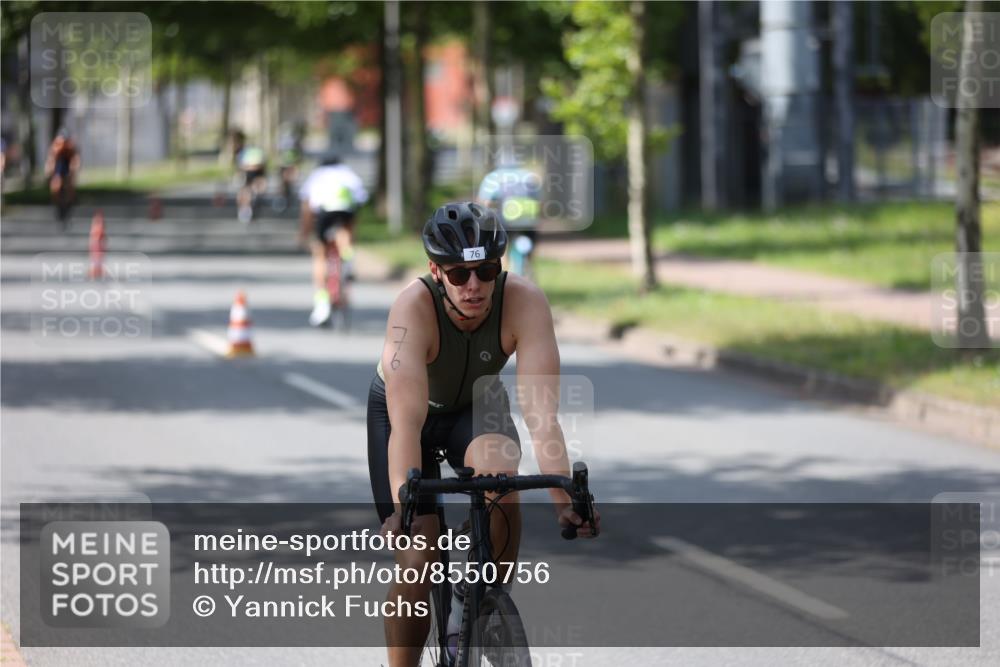 10.08.2025 - GEWOBA Citytriathlon Bremen Yannick Fuchs http://msf.ph/oto/8550756 10.08.2025 14:15:17 Radfahren 15, 45, 54, 55, 76, 88, 97, 108, 133, 146 meine-sportfotos.de
