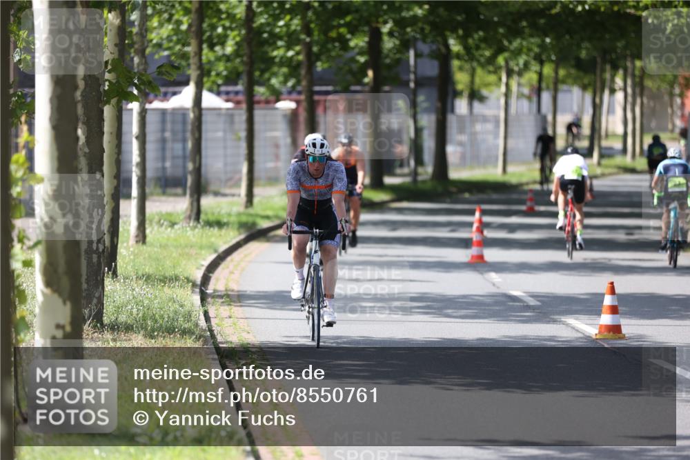 10.08.2025 - GEWOBA Citytriathlon Bremen Yannick Fuchs http://msf.ph/oto/8550761 10.08.2025 14:15:18 Radfahren 15, 45, 54, 55, 76, 88, 97, 108, 123, 133, 146 meine-sportfotos.de