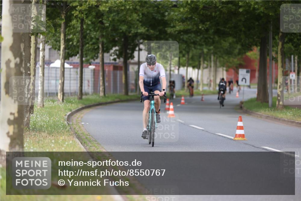 10.08.2025 - GEWOBA Citytriathlon Bremen Yannick Fuchs http://msf.ph/oto/8550767 10.08.2025 12:26:18 Radfahren 608, 611, 628, 661, 731, 786, 808, 842, 871, 911 meine-sportfotos.de