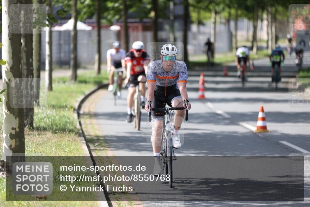 10.08.2025 - GEWOBA Citytriathlon Bremen Yannick Fuchs http://msf.ph/oto/8550768 10.08.2025 14:15:20 Radfahren 15, 45, 54, 55, 76, 88, 97, 108, 123, 146 meine-sportfotos.de