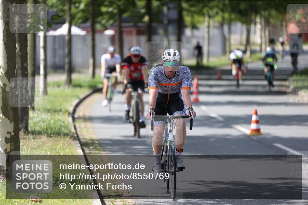 10.08.2025 - GEWOBA Citytriathlon Bremen Yannick Fuchs http://msf.ph/oto/8550769 10.08.2025 14:15:20 Radfahren 15, 45, 54, 55, 76, 88, 97, 108, 123, 146 meine-sportfotos.de