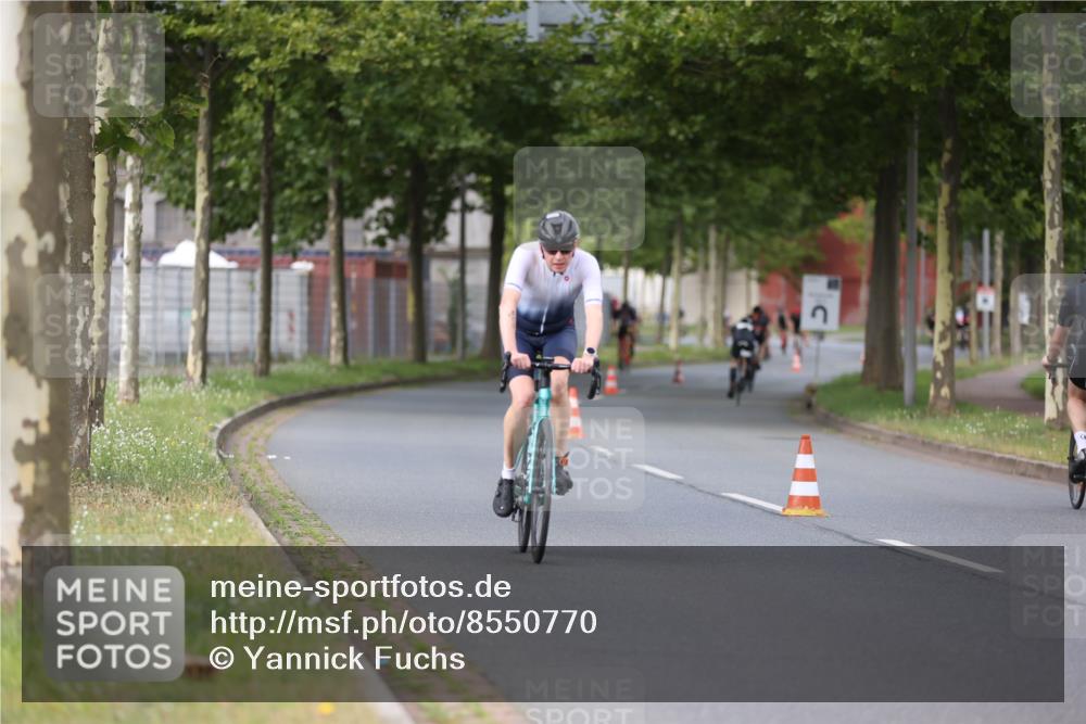 10.08.2025 - GEWOBA Citytriathlon Bremen Yannick Fuchs http://msf.ph/oto/8550770 10.08.2025 12:26:19 Radfahren 608, 611, 628, 661, 731, 786, 808, 842, 911 meine-sportfotos.de