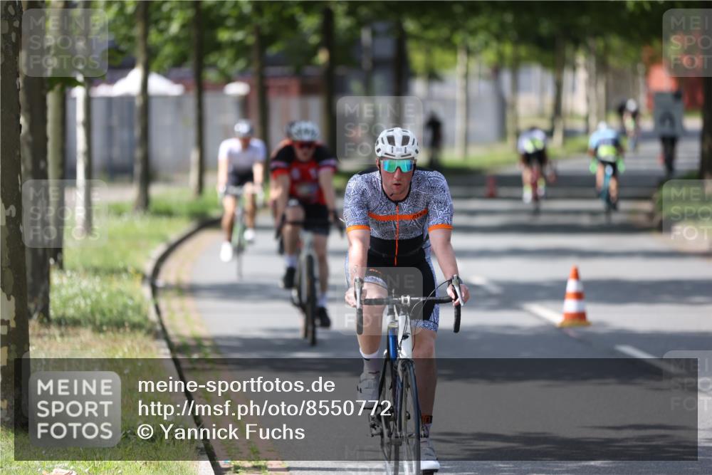 10.08.2025 - GEWOBA Citytriathlon Bremen Yannick Fuchs http://msf.ph/oto/8550772 10.08.2025 14:15:20 Radfahren 15, 45, 54, 55, 76, 88, 97, 108, 123, 146 meine-sportfotos.de