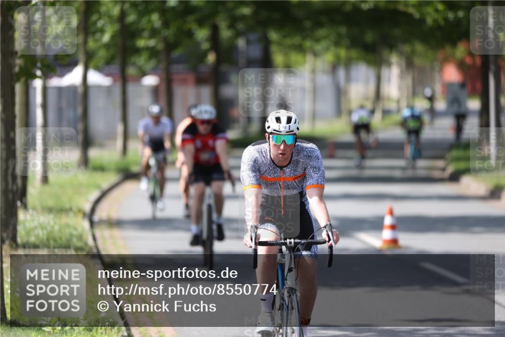 10.08.2025 - GEWOBA Citytriathlon Bremen Yannick Fuchs http://msf.ph/oto/8550774 10.08.2025 14:15:20 Radfahren 15, 45, 54, 55, 76, 88, 97, 108, 123, 146 meine-sportfotos.de