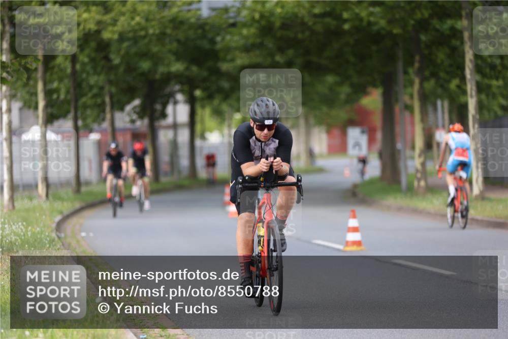10.08.2025 - GEWOBA Citytriathlon Bremen Yannick Fuchs http://msf.ph/oto/8550788 10.08.2025 12:26:27 Radfahren 574, 608, 628, 668, 731, 808, 837, 903, 930, 972 meine-sportfotos.de
