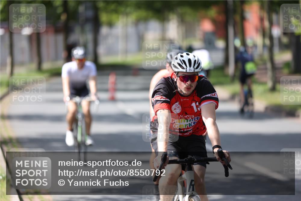 10.08.2025 - GEWOBA Citytriathlon Bremen Yannick Fuchs http://msf.ph/oto/8550792 10.08.2025 14:15:22 Radfahren 15, 45, 54, 55, 76, 88, 97, 108, 123 meine-sportfotos.de