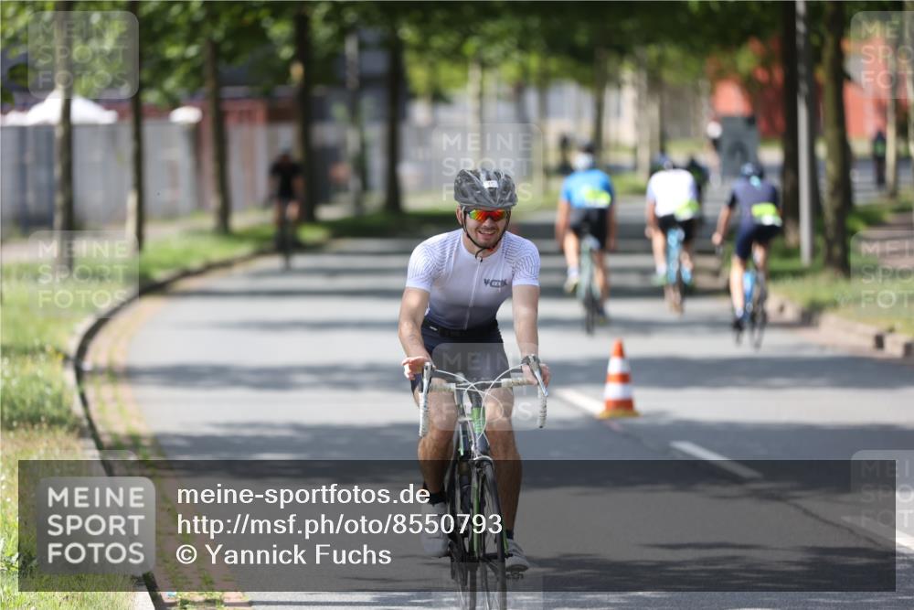 10.08.2025 - GEWOBA Citytriathlon Bremen Yannick Fuchs http://msf.ph/oto/8550793 10.08.2025 14:15:23 Radfahren 15, 45, 54, 55, 76, 88, 97, 108, 123 meine-sportfotos.de