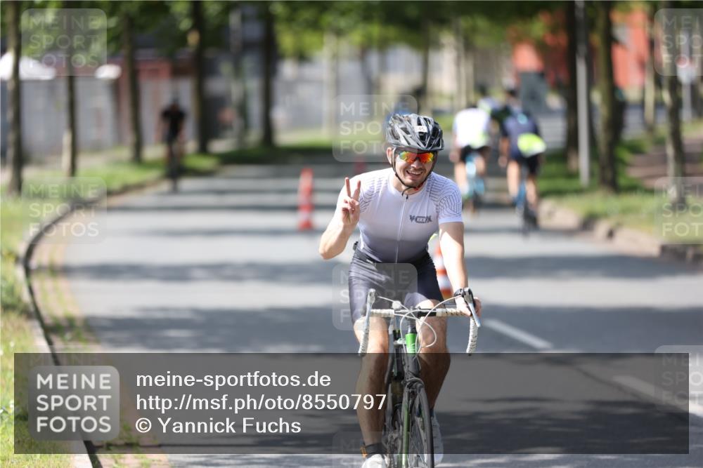 10.08.2025 - GEWOBA Citytriathlon Bremen Yannick Fuchs http://msf.ph/oto/8550797 10.08.2025 14:15:23 Radfahren 15, 45, 54, 55, 76, 88, 97, 108, 123 meine-sportfotos.de