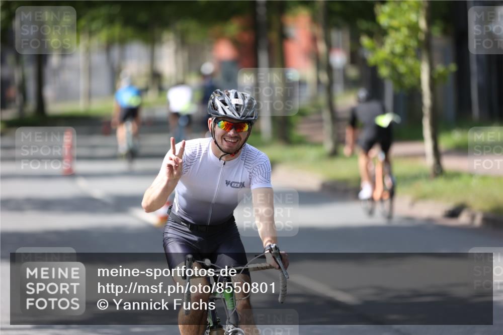 10.08.2025 - GEWOBA Citytriathlon Bremen Yannick Fuchs http://msf.ph/oto/8550801 10.08.2025 14:15:23 Radfahren 15, 45, 54, 55, 76, 88, 97, 108, 123 meine-sportfotos.de