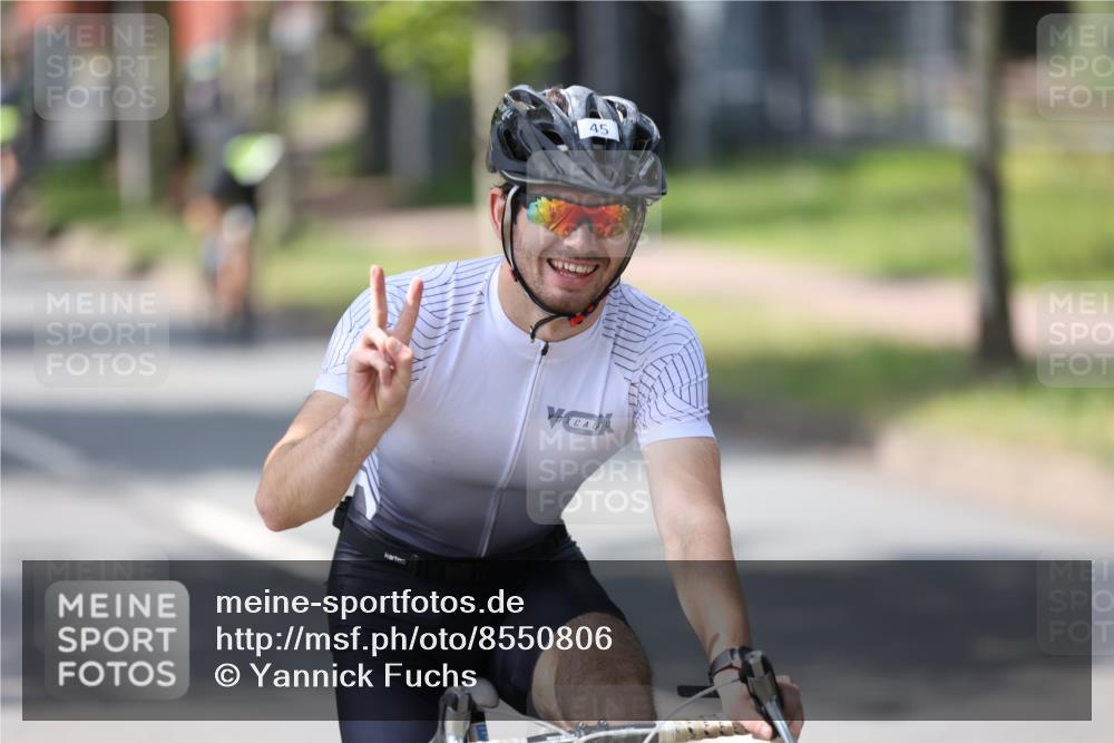 10.08.2025 - GEWOBA Citytriathlon Bremen Yannick Fuchs http://msf.ph/oto/8550806 10.08.2025 14:15:24 Radfahren 15, 45, 54, 55, 76, 88, 97, 108, 123 meine-sportfotos.de