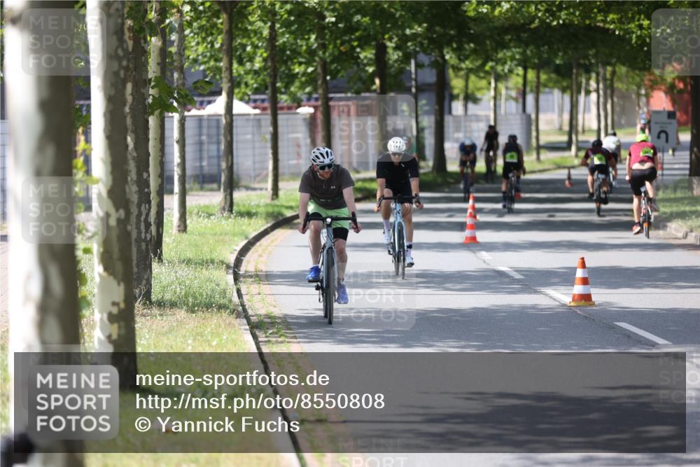 10.08.2025 - GEWOBA Citytriathlon Bremen Yannick Fuchs http://msf.ph/oto/8550808 10.08.2025 14:15:33 Radfahren 45, 54, 55, 72, 97, 98, 118, 123, 187 meine-sportfotos.de