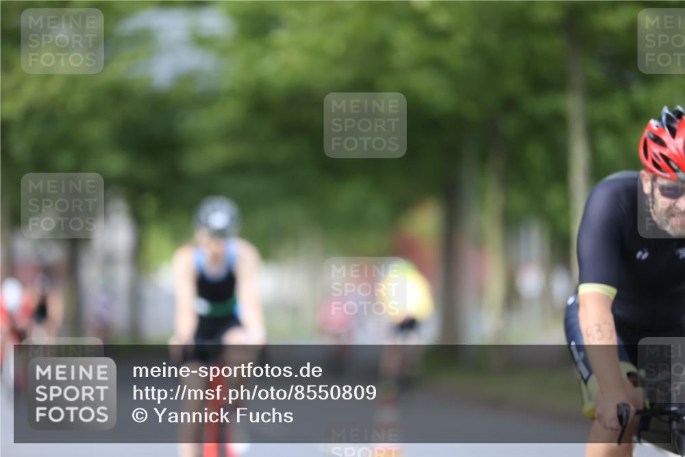 10.08.2025 - GEWOBA Citytriathlon Bremen Yannick Fuchs http://msf.ph/oto/8550809 10.08.2025 12:26:32 Radfahren 574, 628, 668, 731, 837, 903, 930, 939, 972 meine-sportfotos.de