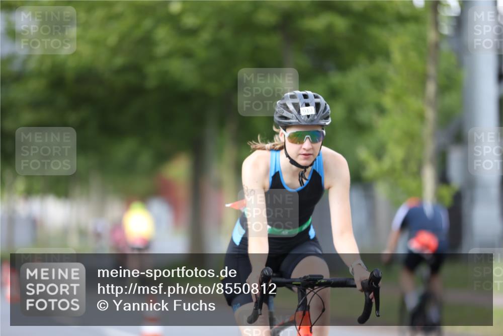 10.08.2025 - GEWOBA Citytriathlon Bremen Yannick Fuchs http://msf.ph/oto/8550812 10.08.2025 12:26:33 Radfahren 574, 628, 668, 710, 731, 837, 903, 930, 939, 972 meine-sportfotos.de